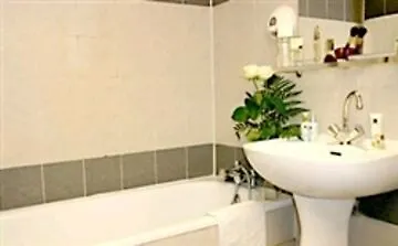 Absolute Hotel 2*